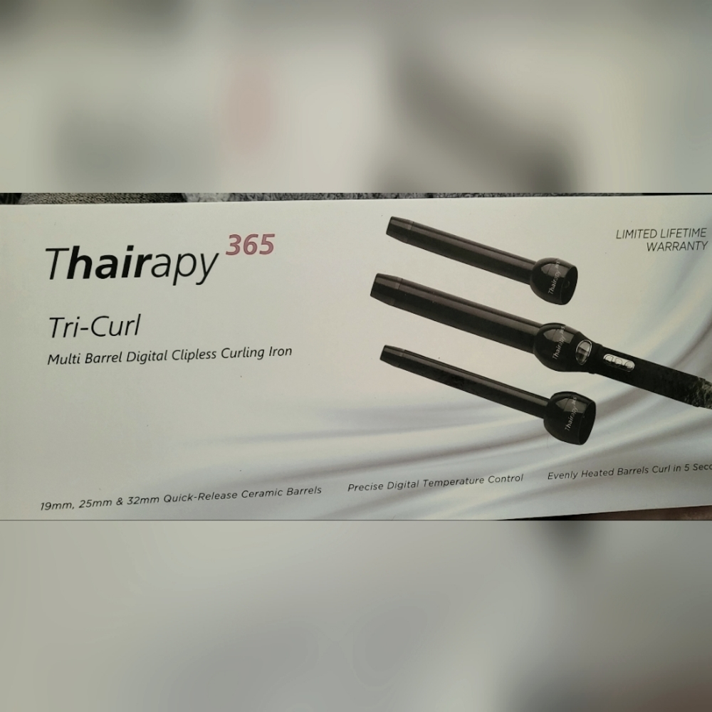 Tri-Curl Multi Barrel clupless curling iron